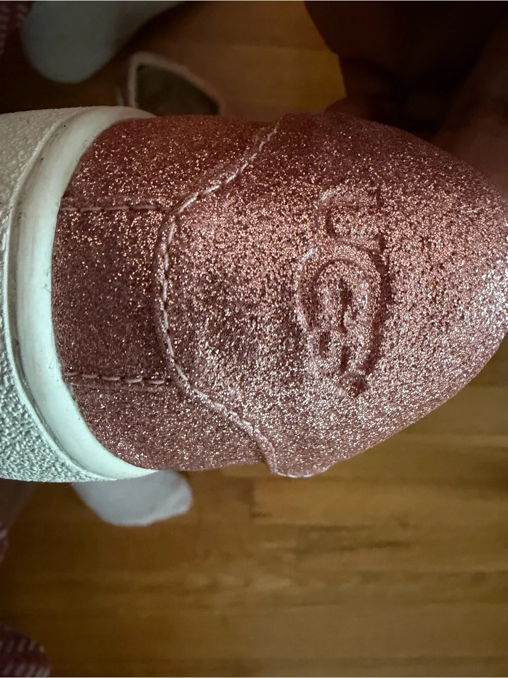 UGG shimmery rose